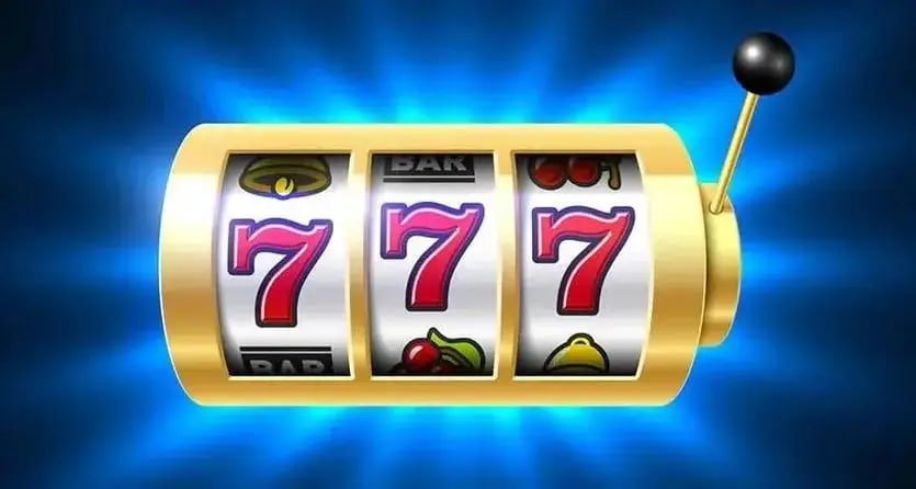 Người chơi thưởng thức slot online trên điện thoại tại mmlive ios Việt Nam